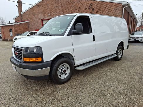 Used 2022 GMC Savana 2500 w/ Driver Convenience Package image 3
