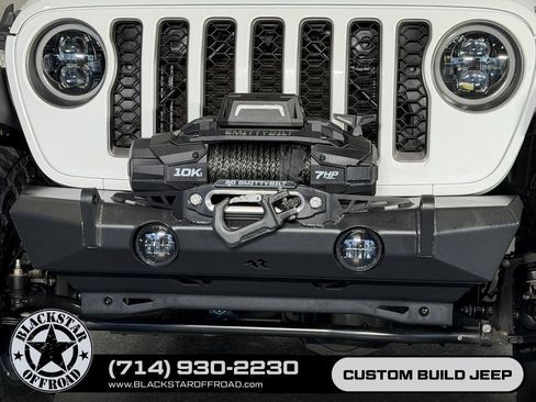 Used 2023 Jeep Gladiator Rubicon w/ Trailer Tow Package AWD/4WD image 4