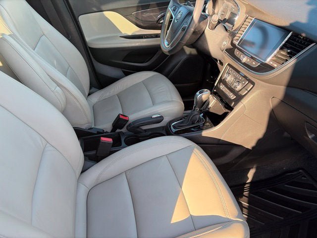 Used 2018 Buick Encore Essence w/ Experience Buick Package FWD image 6
