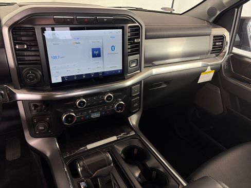 Used 2022 Ford F150 Lariat AWD/4WD image 4