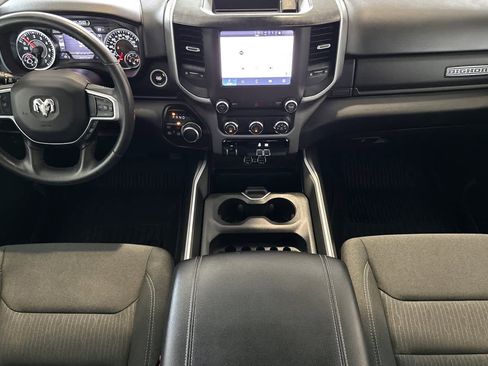 Used 2022 RAM 1500 Big Horn AWD/4WD image 3
