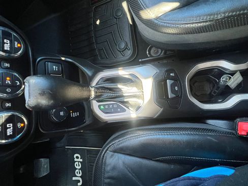 Used 2016 Jeep Renegade Limited AWD/4WD image 27