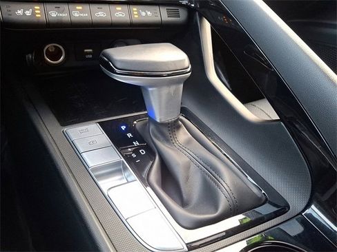 Used 2021 Hyundai Elantra Limited image 15