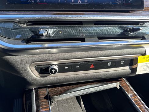 Used 2026 BMW X7 xDrive40i AWD/4WD image 49