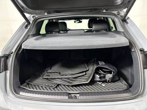 Used 2024 Audi Q4 e-tron Premium Plus w/ Premium Plus image 26