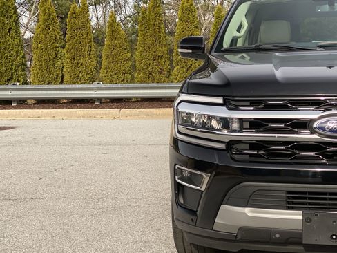 Used 2024 Ford Expedition Max Limited image 19