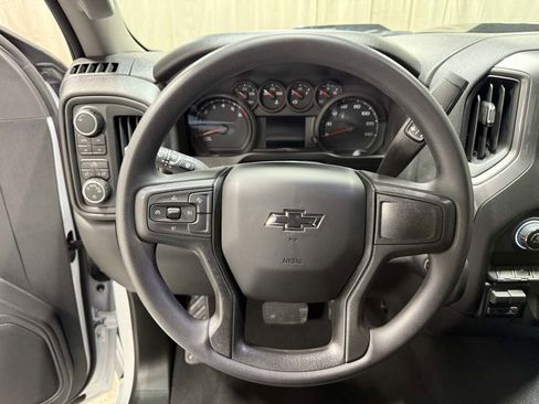 Used 2026 Chevrolet Silverado 1500 Custom Trail Boss AWD/4WD image 11