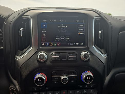 Used 2021 GMC Sierra 2500 Denali w/ Denali Black Diamond Edition AWD/4WD image 19