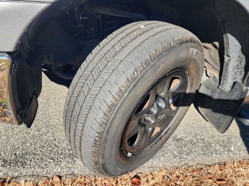 Used 2013 Toyota Tundra 4x4 Double Cab w/ Tow Pkg image 9