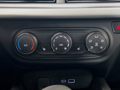 New 2026 Chevrolet Trax RS w/ Sunroof Package image 15