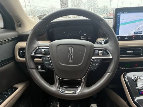 Certified 2023 Lincoln Nautilus Reserve image 24