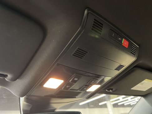 Used 2024 Volkswagen Jetta Sport image 32