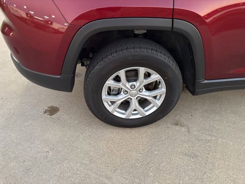 Used 2023 Jeep Grand Cherokee Limited image 50