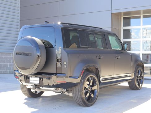 New 2026 Land Rover Defender 110 X-Dynamic SE image 5