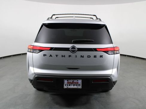 Certified 2025 Nissan Pathfinder SV w/ Black Appearance Package FWD image 11