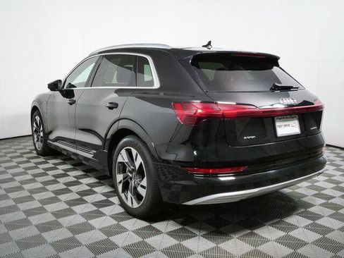 Used 2023 Audi e-tron Premium Plus w/ Premium Plus Package AWD/4WD image 31