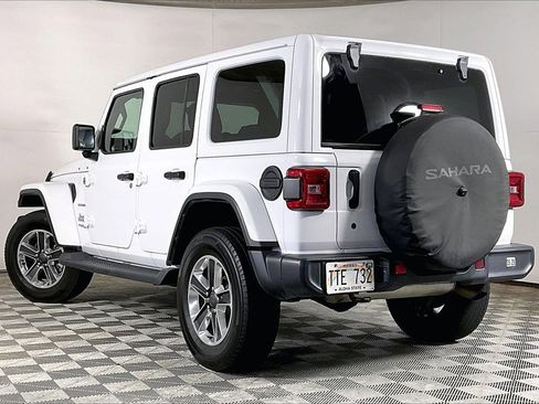 Used 2018 Jeep Wrangler Unlimited Sahara image 13