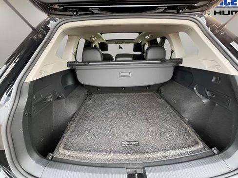 Used 2022 Volkswagen Tiguan SE image 35
