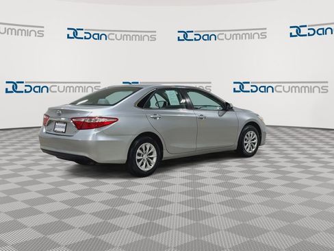 Used 2017 Toyota Camry LE FWD image 8