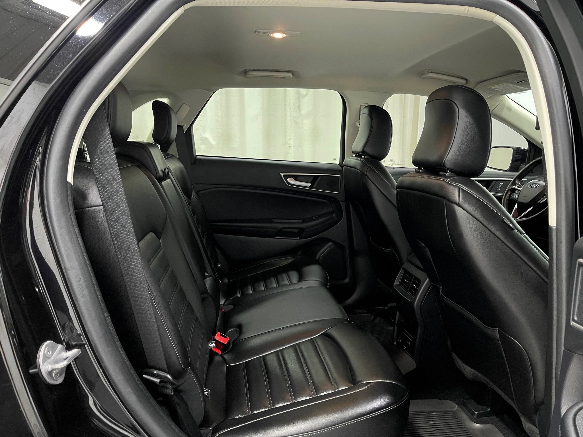Used 2021 Ford Edge SEL w/ Convenience Package AWD/4WD image 29
