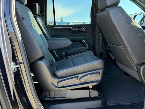 Used 2025 Chevrolet Suburban LT w/ Comfort Package image 12