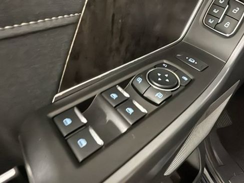 Used 2024 Ford F250 Lariat w/ Sport Appearance Package AWD/4WD image 11