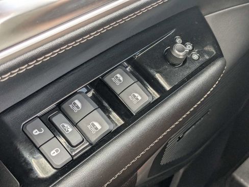 Used 2024 Jeep Wagoneer L Series III w/ Flexible Seating Group AWD/4WD image 31