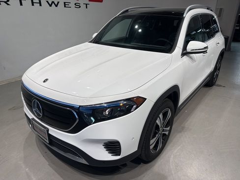 Used 2023 Mercedes-Benz EQB 300 4MATIC w/ Exclusive Package image 10