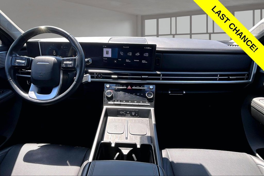 Used 2025 Hyundai Santa Fe SEL AWD/4WD image 16