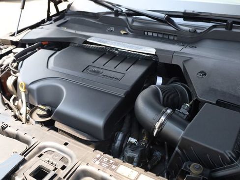 Used 2023 Land Rover Range Rover Evoque R-Dynamic S AWD/4WD image 8