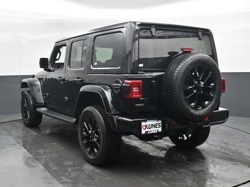 Used 2021 Jeep Wrangler Unlimited Sahara AWD/4WD image 11