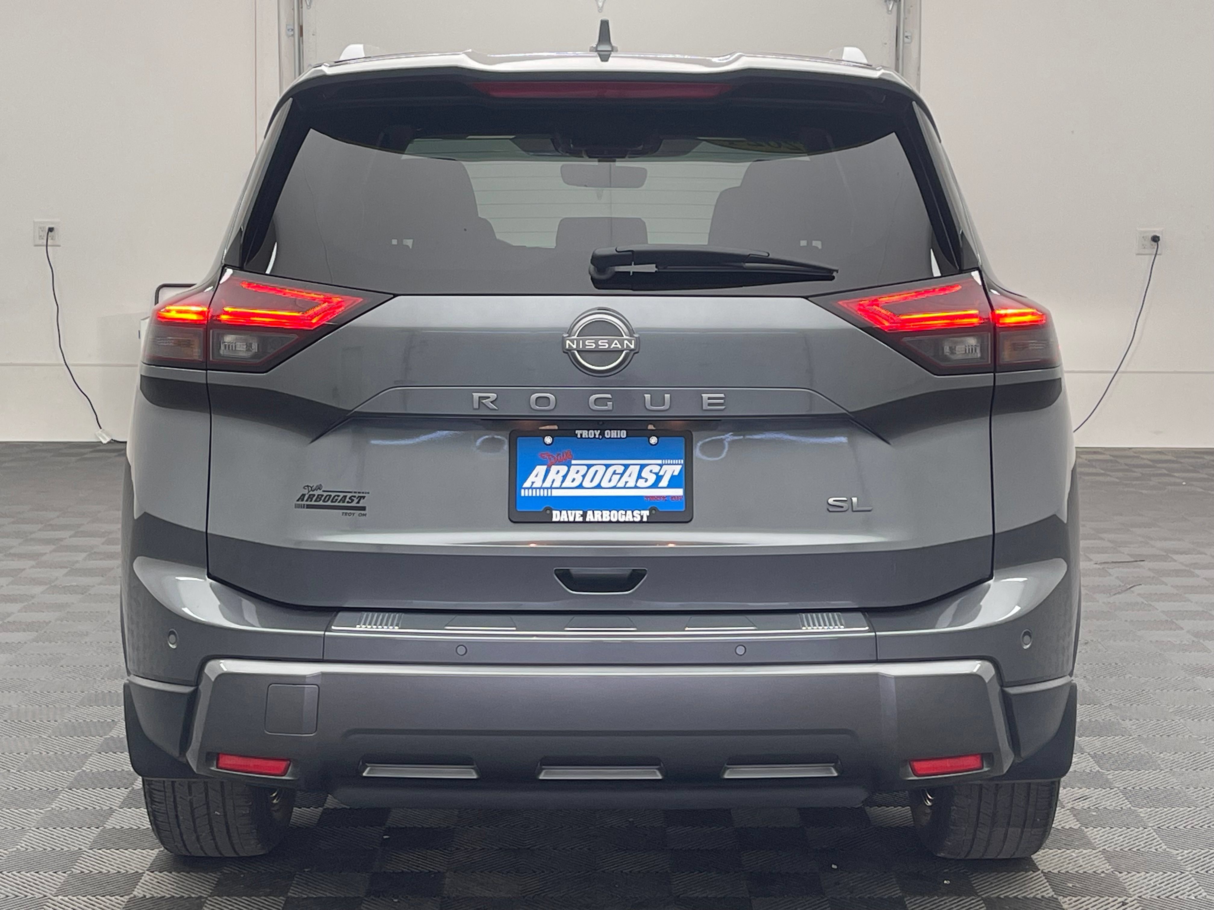 Used 2024 Nissan Rogue SL w/ SL Premium Package FWD image 8