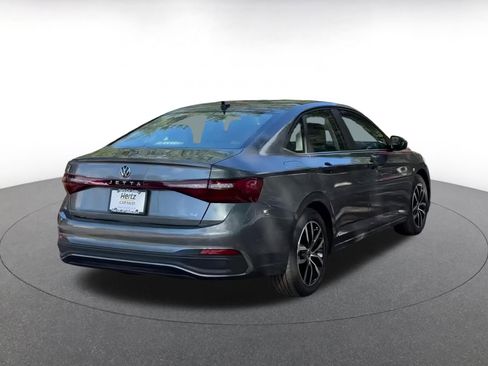 Used 2025 Volkswagen Jetta SE image 12