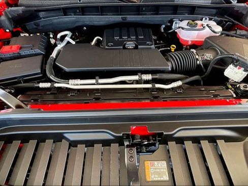 New 2026 GMC Sierra 1500 SLE image 12