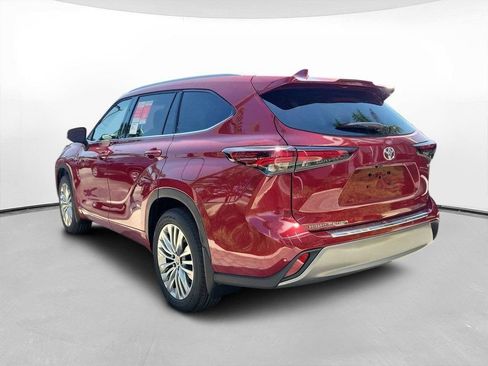 New 2026 Toyota Highlander Platinum AWD/4WD image 6