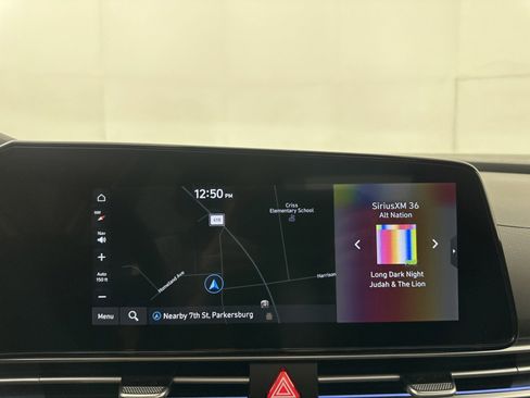 Used 2024 Hyundai Elantra Blue image 15