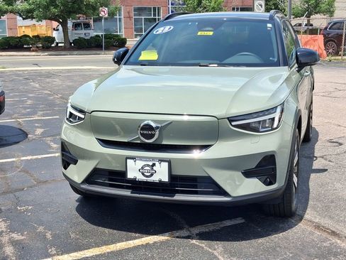 Certified 2023 Volvo XC40 Recharge Core w/ Protection Package Premier AWD/4WD image 3