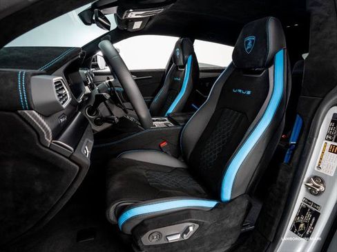 Used 2024 Lamborghini Urus Performante AWD/4WD image 38