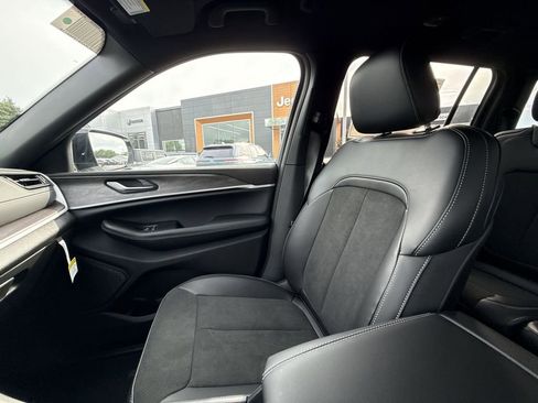 New 2026 Jeep Grand Cherokee L 4WD image 33