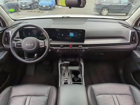 Used 2024 Kia Sorento S FWD image 23
