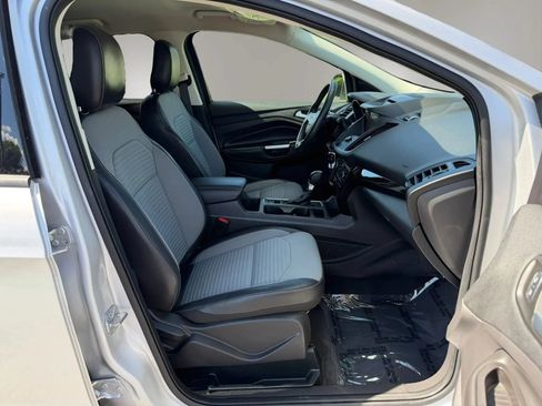 Used 2018 Ford Escape SE w/ SE Sport Appearance Package FWD image 46