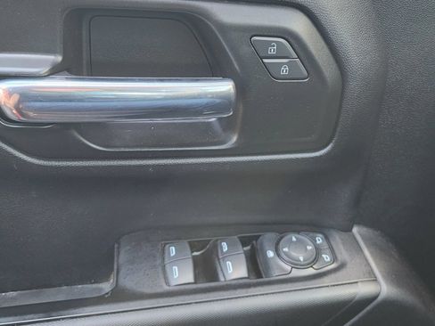 Used 2019 Chevrolet Silverado 1500 Custom w/ Custom Value Package AWD/4WD image 34