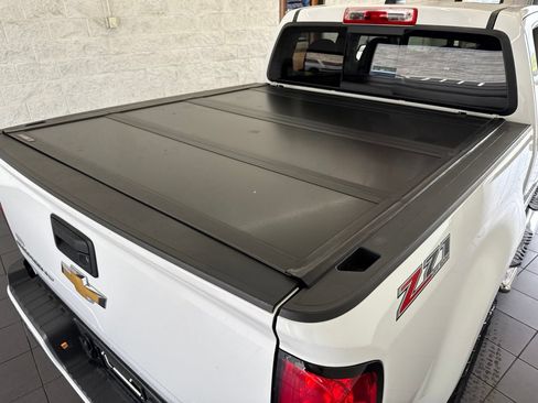 Used 2017 Chevrolet Colorado Z71 AWD/4WD image 9