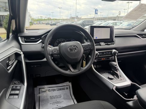 Used 2025 Toyota RAV4 LE image 27