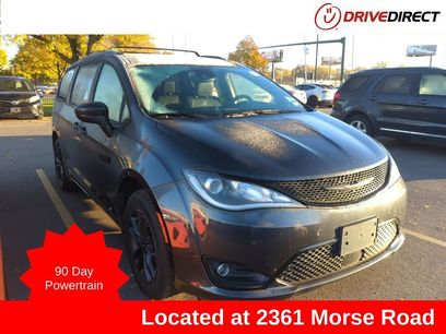 Used 2020 Chrysler Pacifica Touring-L w/ Advanced Safetytec Group
