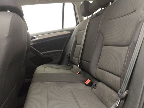 Used 2017 Volkswagen Golf S image 18