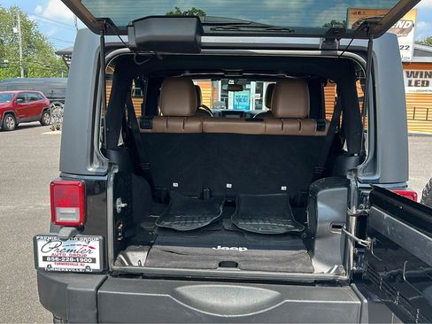 Used 2014 Jeep Wrangler Unlimited Rubicon w/ Connectivity Group AWD/4WD image 20