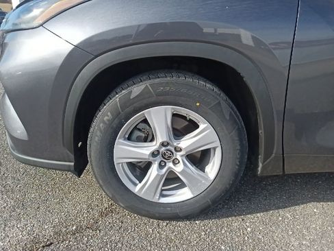 Used 2023 Toyota Highlander L image 10