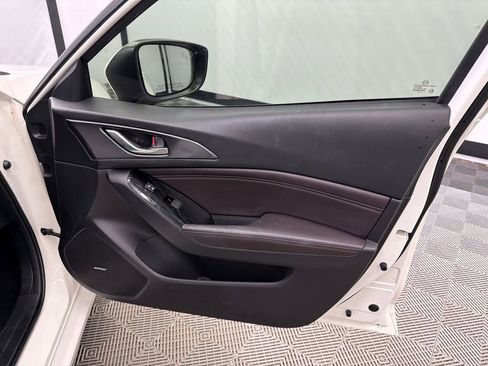 Used 2018 MAZDA MAZDA3 Grand Touring image 15