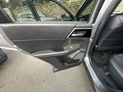 Used 2024 Mitsubishi Outlander SE AWD/4WD image 25